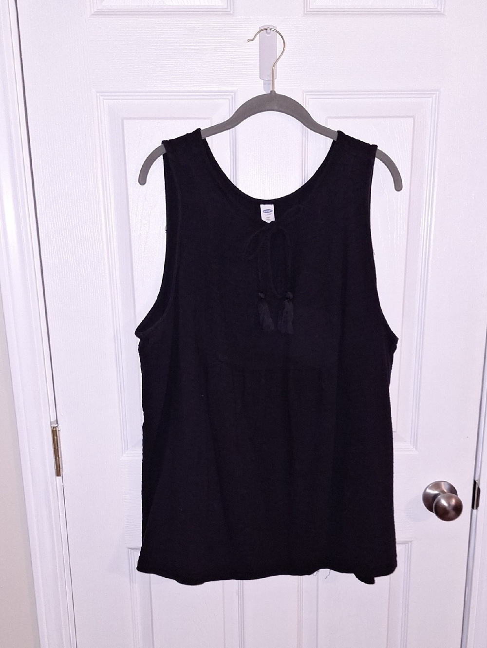 Old Navy Black Tie-Detail Sleeveless Tank Top